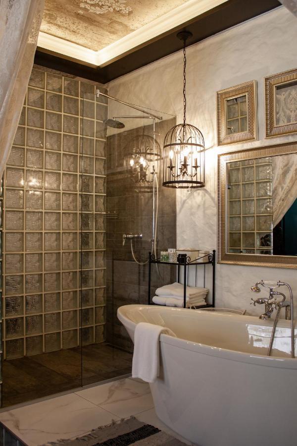 Manna Boutique Hotel (Adults Only) Kiev Eksteriør bilde